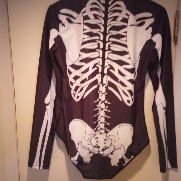 Skeleton bodysuit blk & wte L/XL New without tags! - Picture 2 of 6